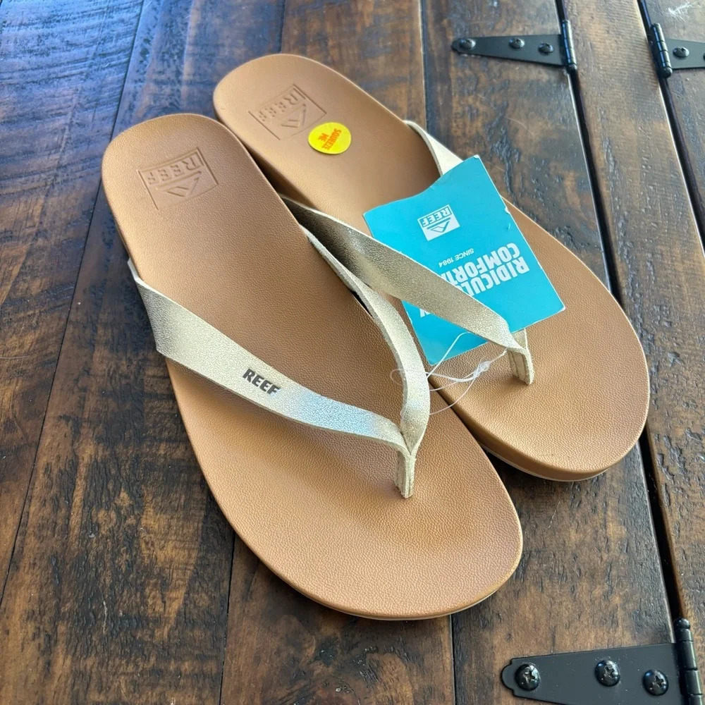 Reef sandals NWT SZ 11 or 6